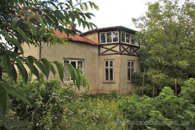 Валя-Кузьмина - один з небагатьох населених пунктів України, де є фахверкові будинки.