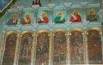 Іконостас і розписи верхньої церкви